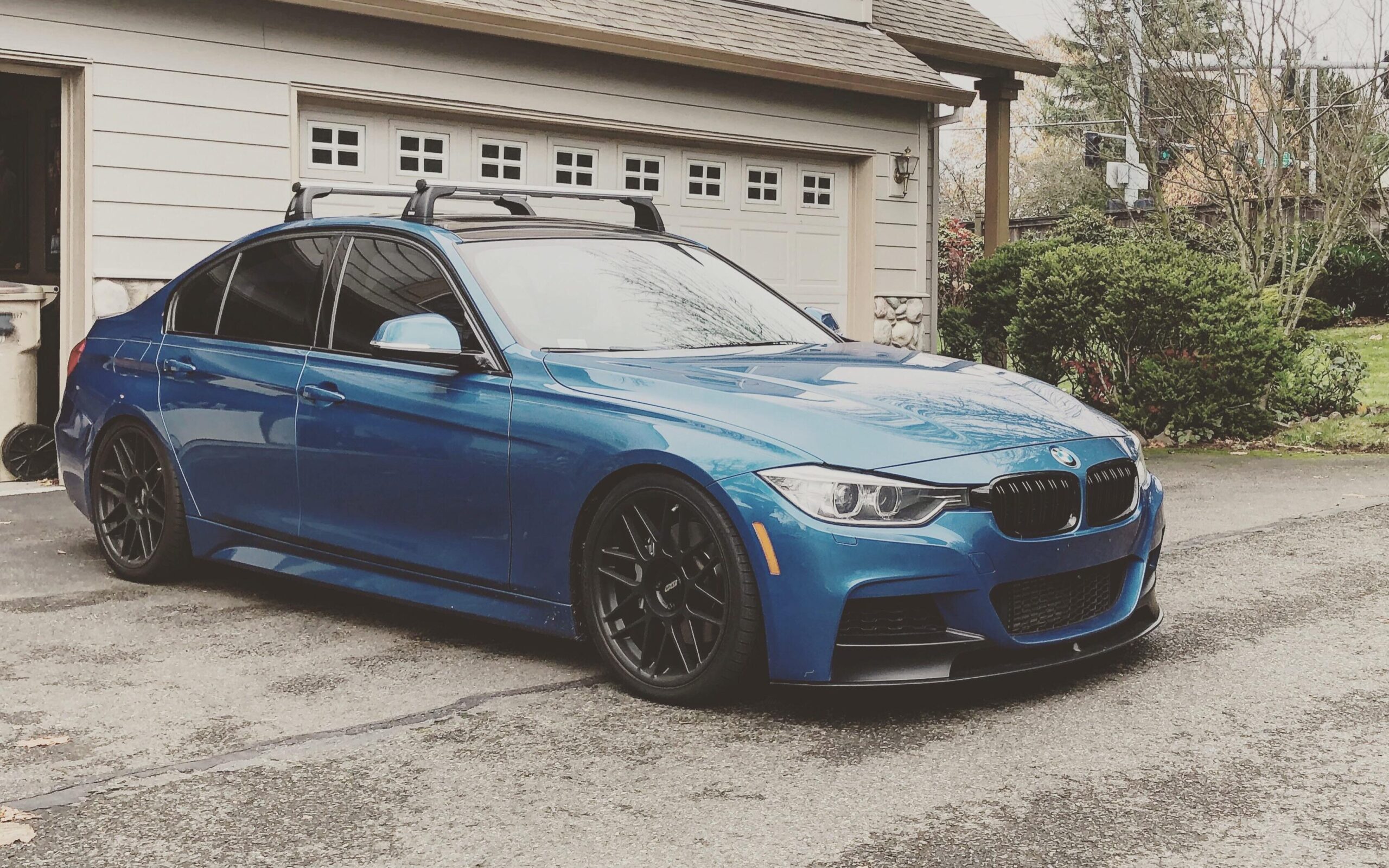 bmw f30 with roof rack base bars